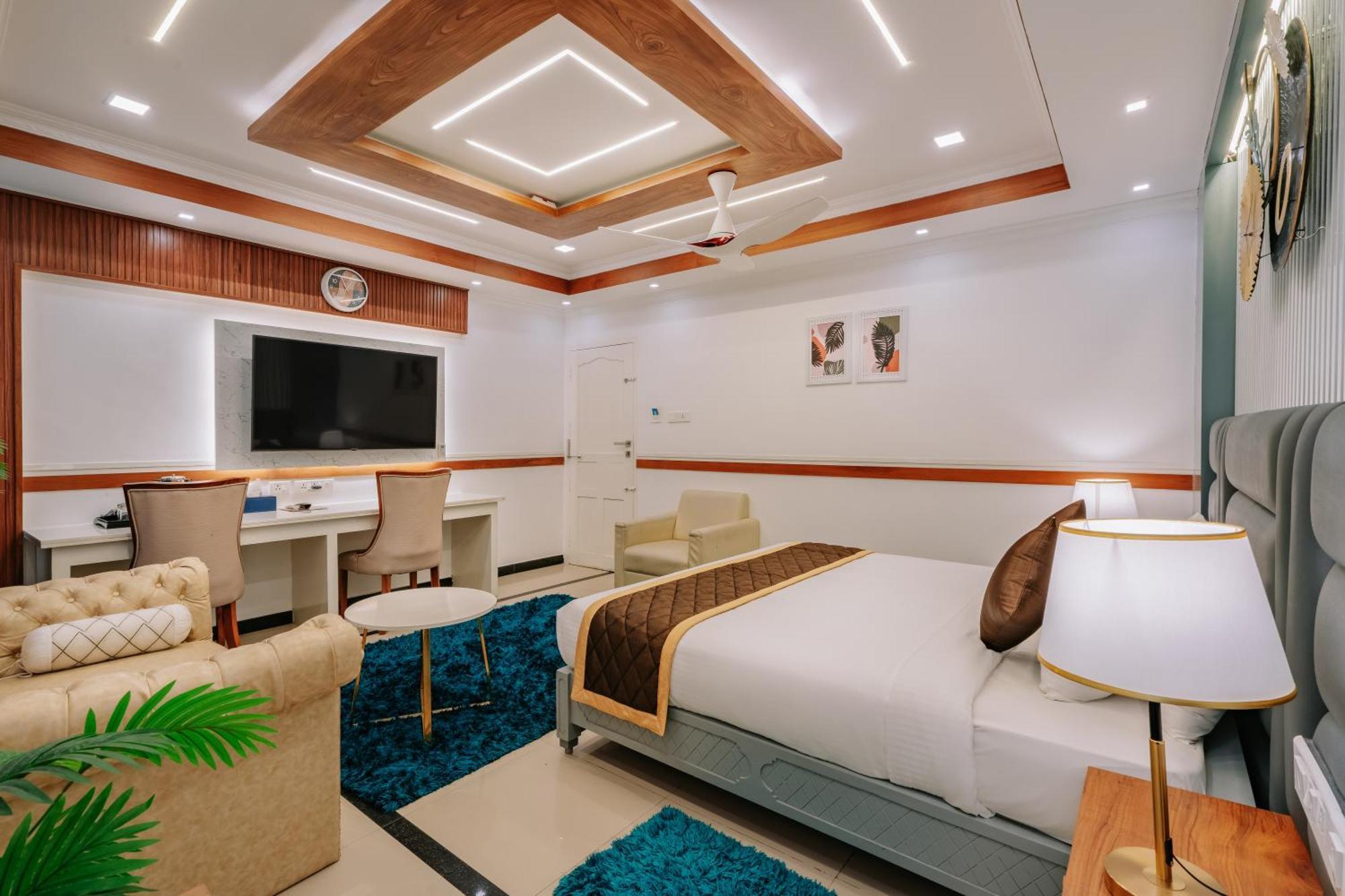 Excellency Airport Hotel Kochi Екстериор снимка