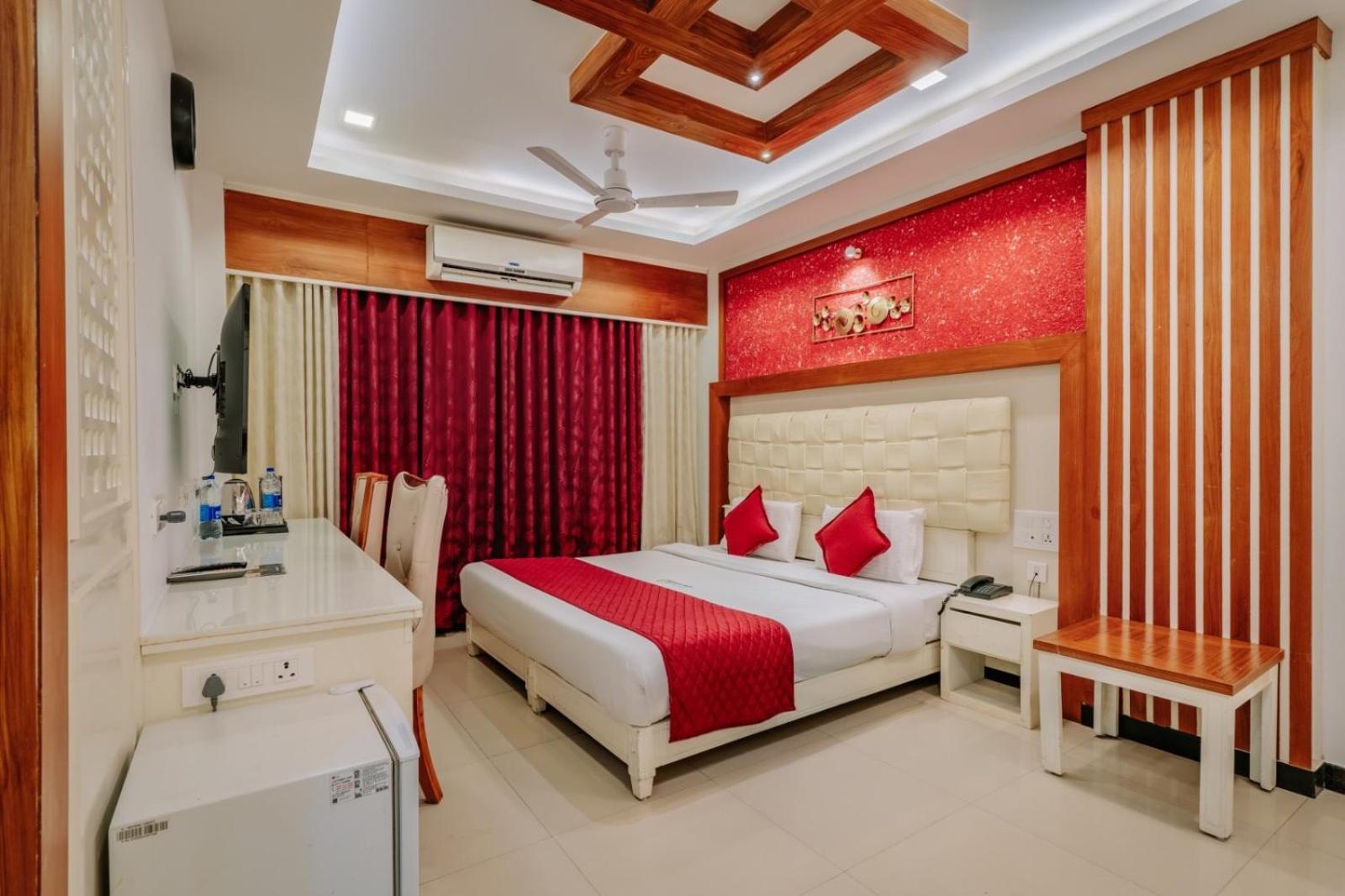 Excellency Airport Hotel Kochi Екстериор снимка