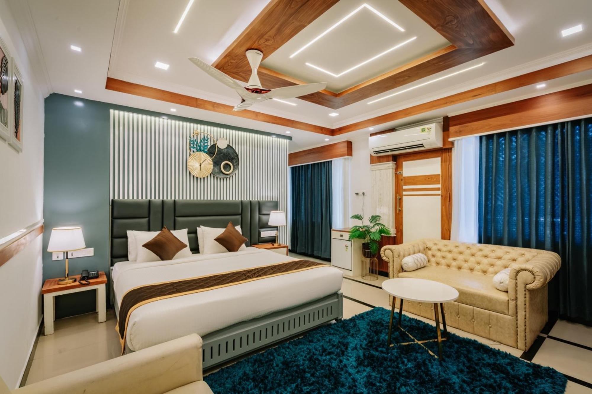 Excellency Airport Hotel Kochi Екстериор снимка